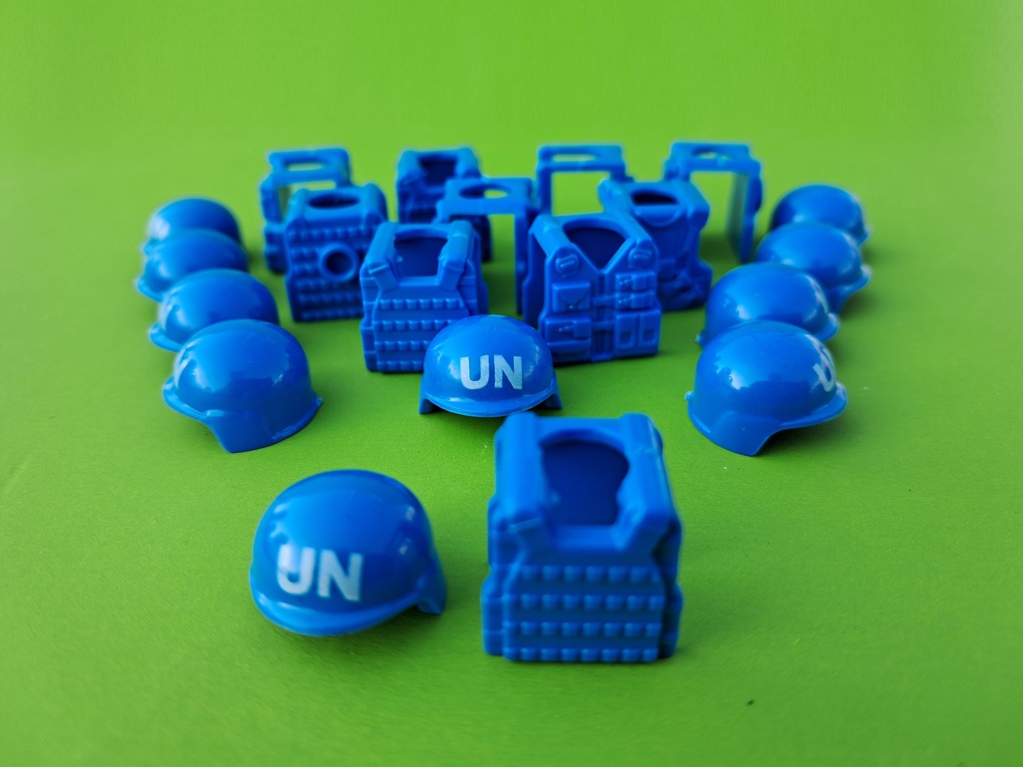 10X Blue Helmet Vest gear set UN peace keeping force mini figure